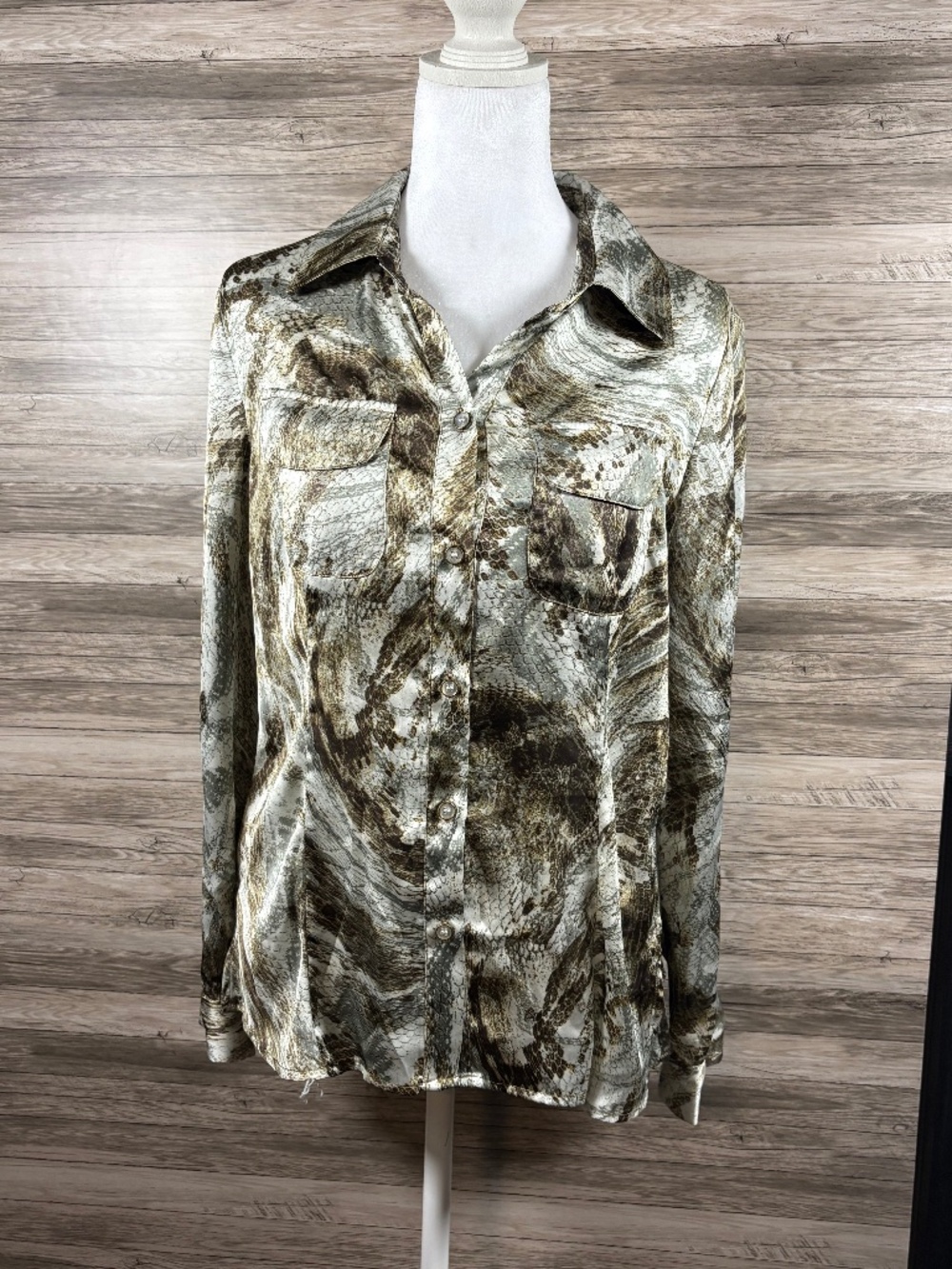 Chico’s Animal Print Satin Blouse Size 0 Button Front Utility Shirt